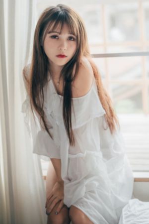 古墓荒斋