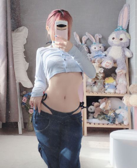 办公室的超短裙女教师