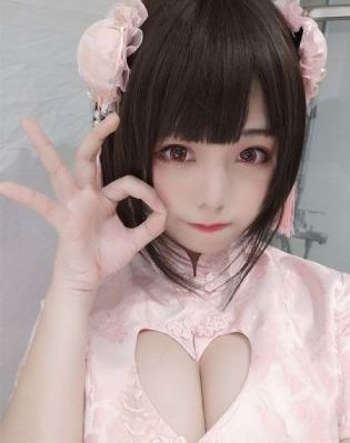 巨乳女士官